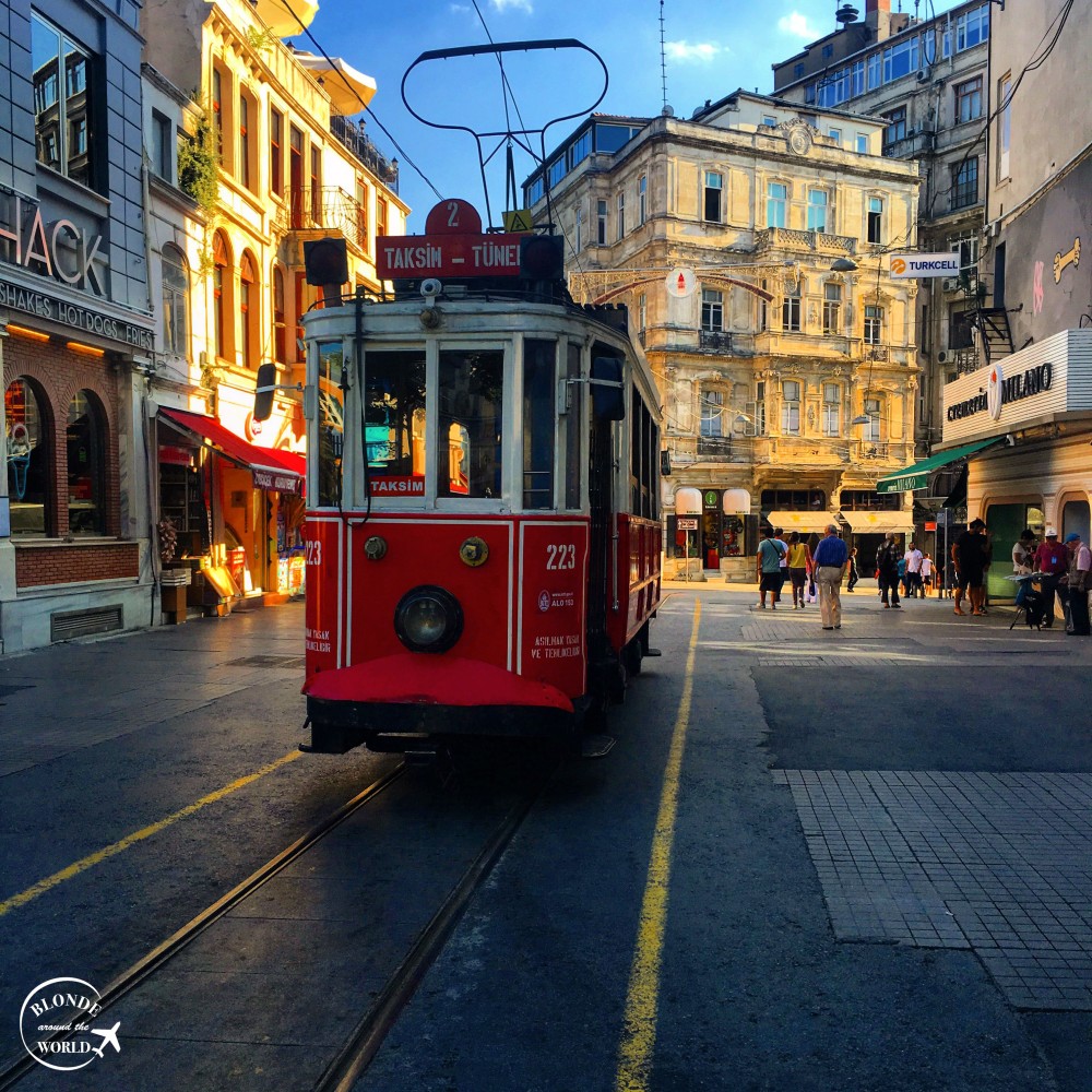 istanbul-istiklal-tram.jpg